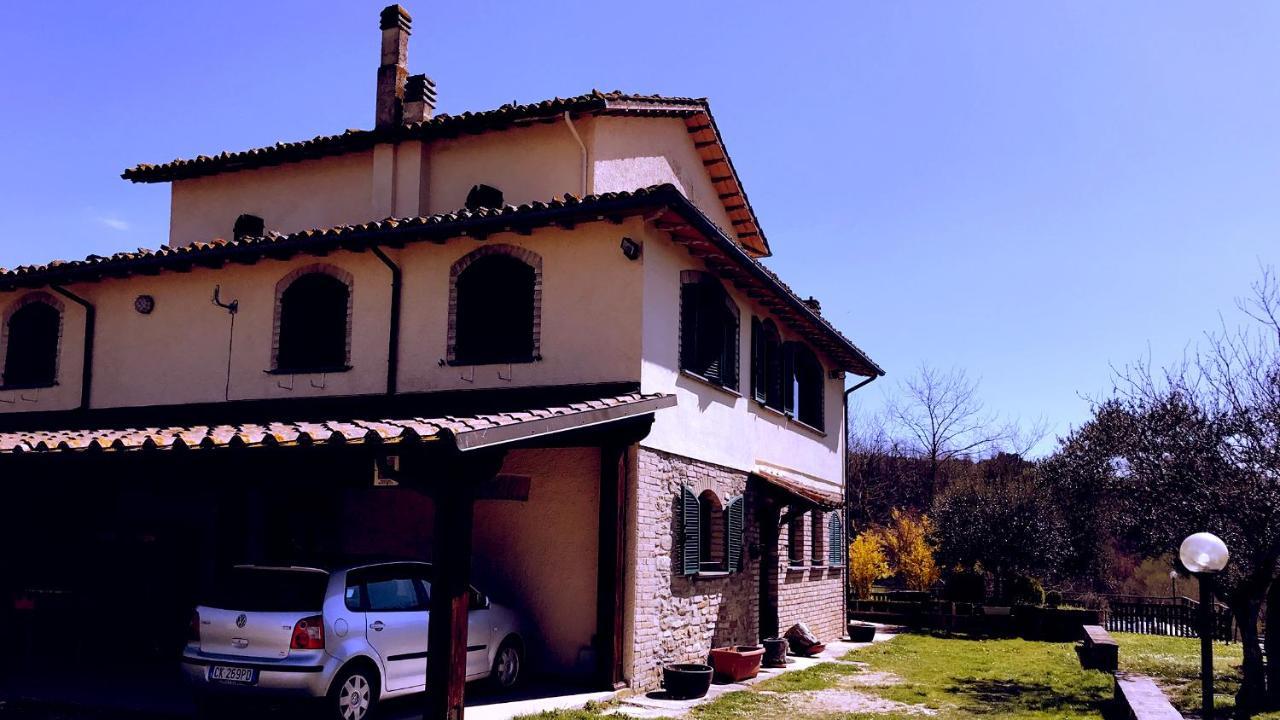 Pian D'Isola Costacciaro Exterior foto